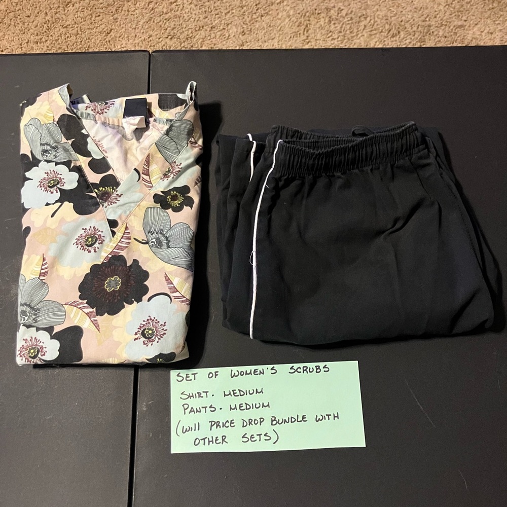 Women’s scrub set